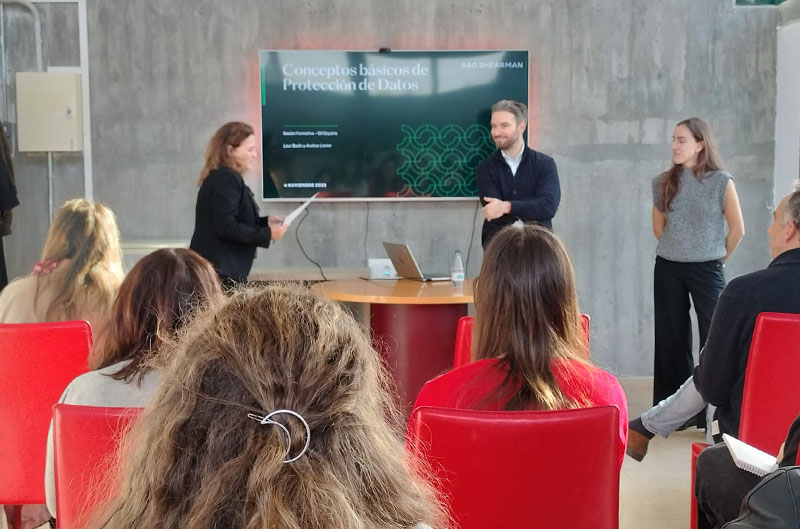 Charla sobre proteccin de datos impartida por A&O Shearman en la Fundacin Gil Gayarre, con la colaboracin del Ilustre Colegio de la Abogaca de Madrid