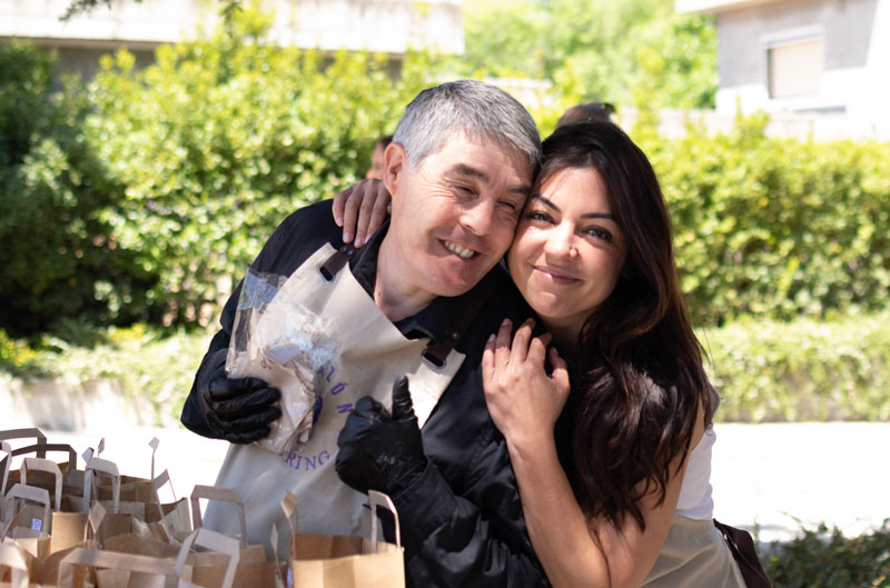 Manuel, del Equipo de Empleo de la Fundacin, contratado por Catering Sazn para el evento de la Fiesta del Cole